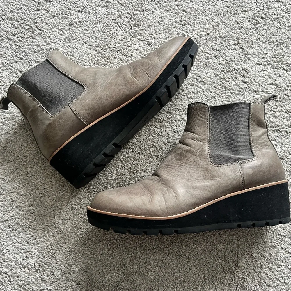 Eileen Fisher Women’s Size 9 Taupe Lined Fuzzy Ankle Leather Wedge Boots